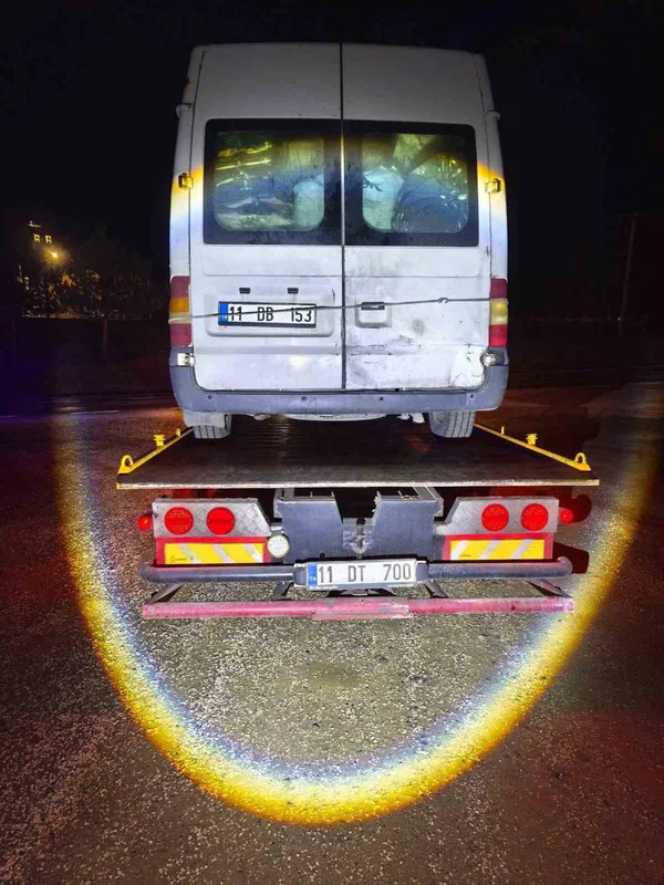 Trafik kontrolünde yakalaması olan araç otoparka çekildi
