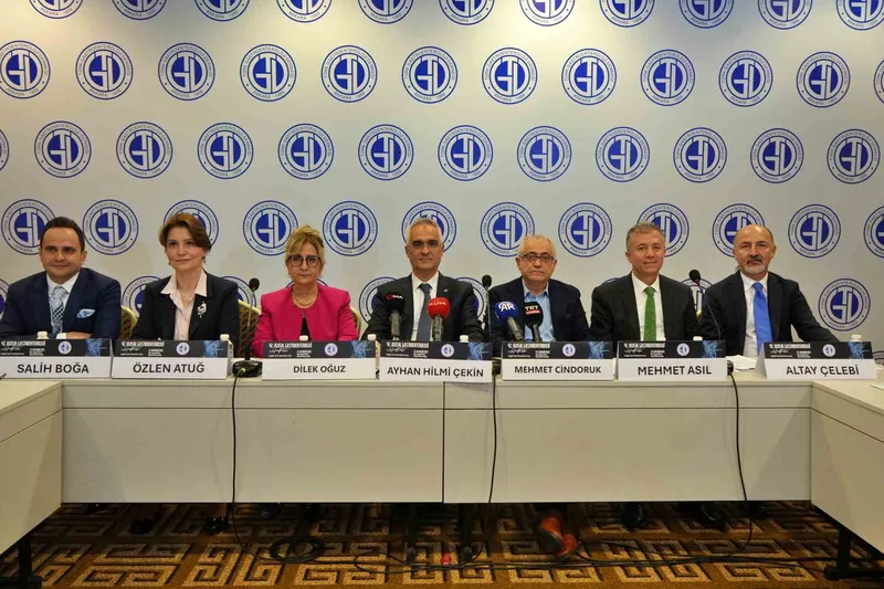 42. Ulusal Gastroenteroloji Haftası’nda halk sağlığı uyarısı: Karaciğer yağlanması, obezite ve bağırsak dengesi alarm veriyor
