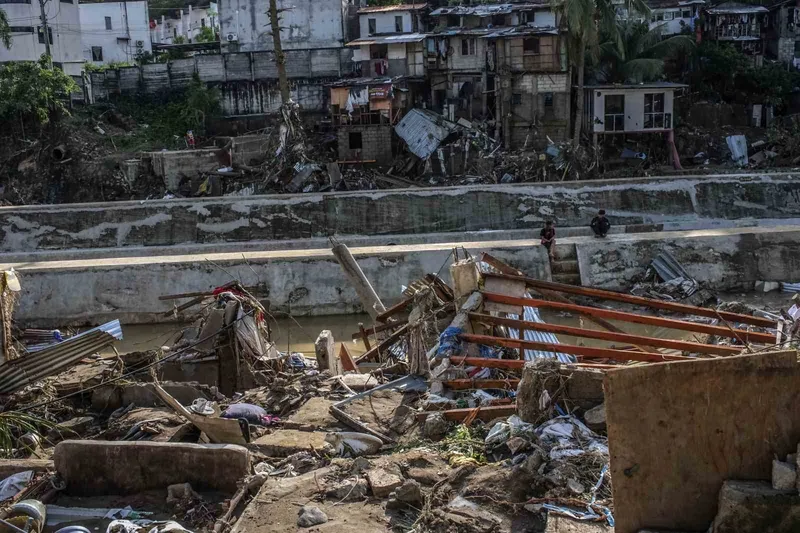 Filipinler’i vuran tayfunda can kaybı 85’e yükseldi
