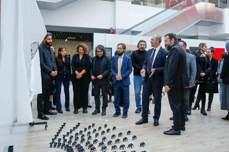 Arınma performansıyla başlayan sanat etkinliği söyleşi ve sergiyle devam etti
