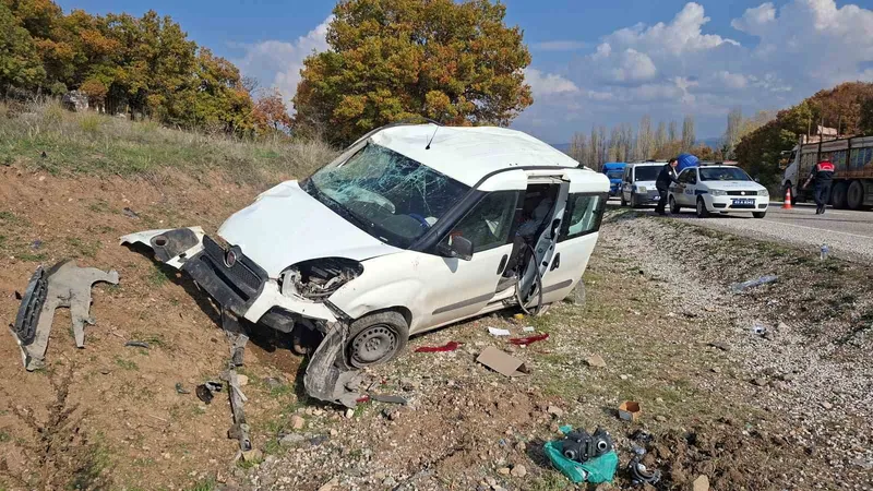 Hisarcık’ta takla atan aracın sürücüsü yaralandı
