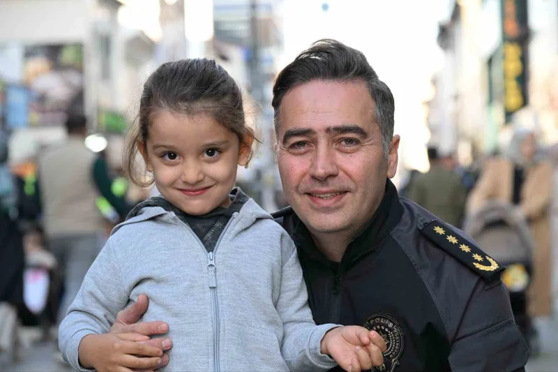 Ağrı Emniyet Müdürü Önder, kent merkezinde güvenlik tedbirlerini denetledi
