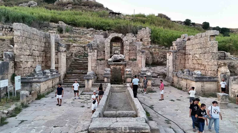 Antalya ekim ayında zirve yaptı, 10 ayda 16 milyon turisti aştı
