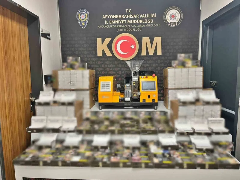 Polis sigara doldurma makinesi ele geçirdi
