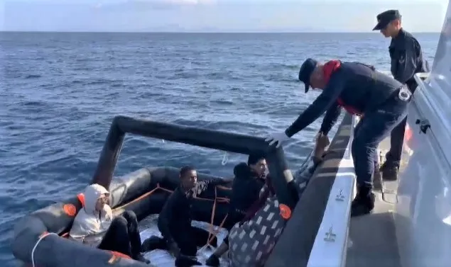Didim’de 4 düzensiz göçmen kurtarıldı
