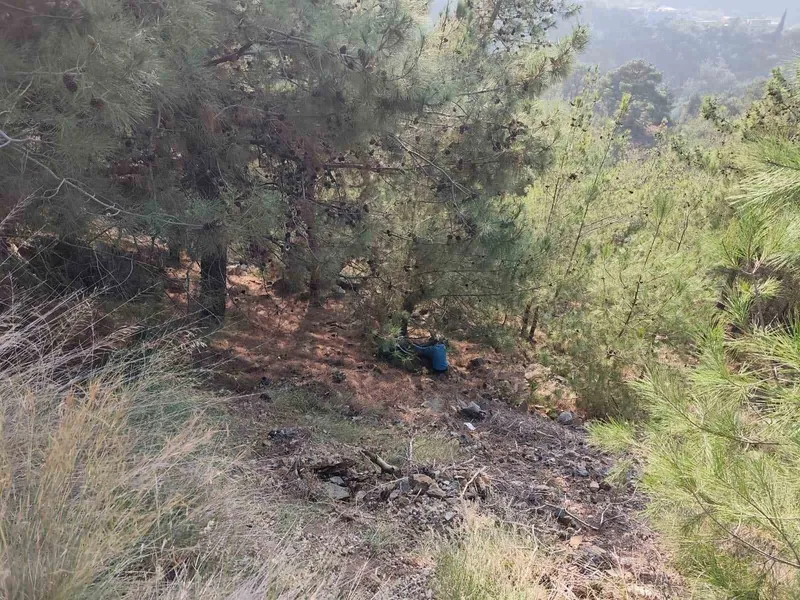 Uçurumdan yuvarlanan motosikletteki 2 kişi yaralandı
