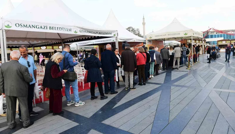 Osmangazi Kitap Fuarı 8’inci gününde de doldu taştı
