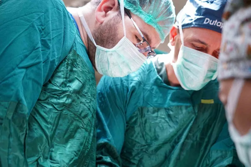 Bilecik’te ilk defa karın zarı açılmadan ’Rahim Koruyucu Sakrokolpopeksi’ ameliyatı yapıldı
