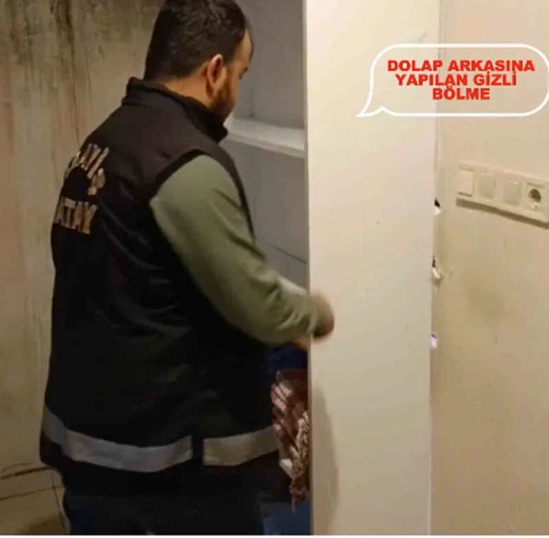 Masaj salonunda fuhşa sürüklenen 9 yabancı uyruklu kadın gizli bölmeden çıktı
