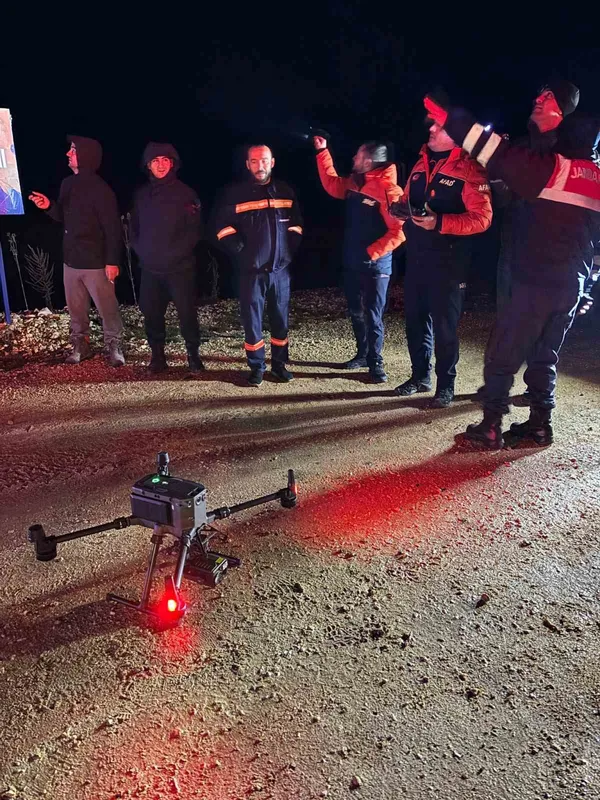 Karagöl Yaylası’nda kayıp alarmı: Yaşlı çift için gece görüşlü dronlar havalandı
