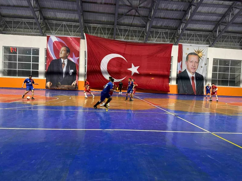 Bulanık’ta ‘Kurumlar Arası Futsal Turnuvası’ başladı
