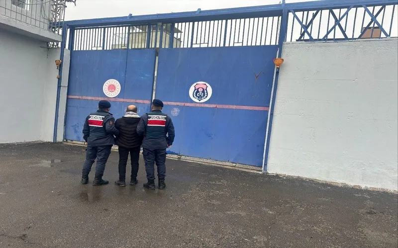 18 yıl kesinleşmiş cezası bulunan firari yakalandı
