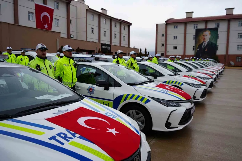 Erzincan’da güvenlik güçlerine 122 yeni araç teslim edildi
