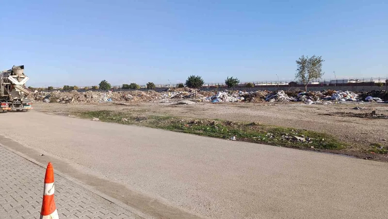 Sokak ortasında vahşice öldürüldü: 19 yaşındaki genç defalarca bıçaklandı
