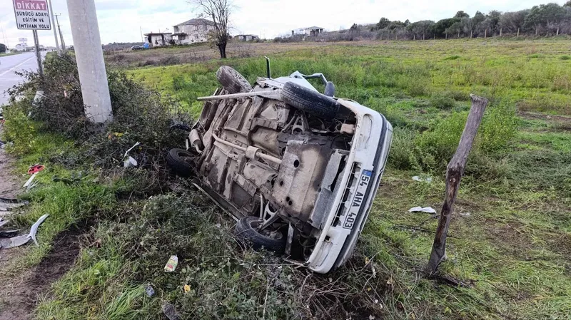 Hurdaya dönen araçtan ağır yaralı olarak çıkartılan adam hayatını kaybetti

