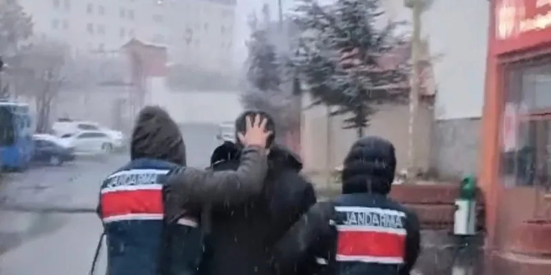 Hakkari’de 2 firari hükümlü yakalandı
