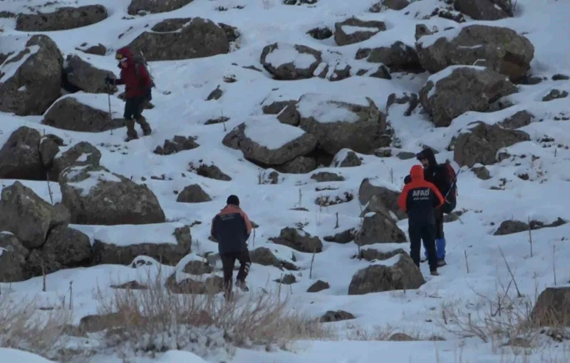 Hasan Dağı’na tırmanan 2 üniversite öğrencisi dağda mahsur kaldı
