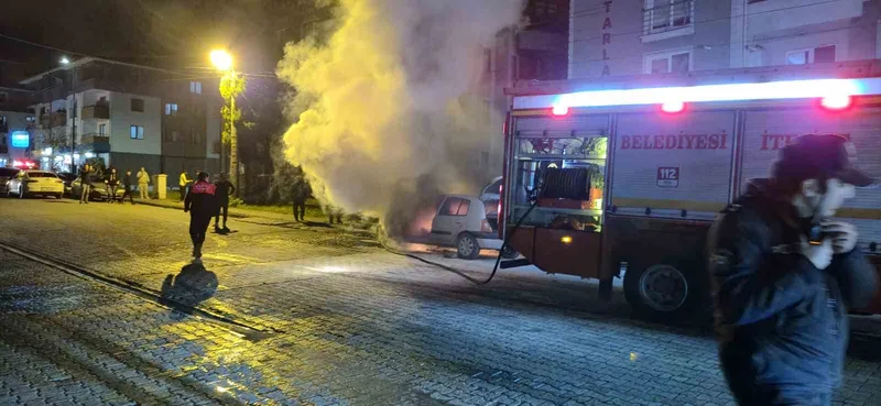 Çalıştırdığı aracı bir anda alev aldı, sürücü son anda kurtuldu
