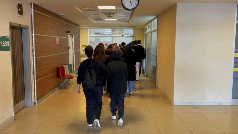 Edirne merkezli FETÖ operasyonu: Öğrenci yapılanmasında 12 gözaltı
