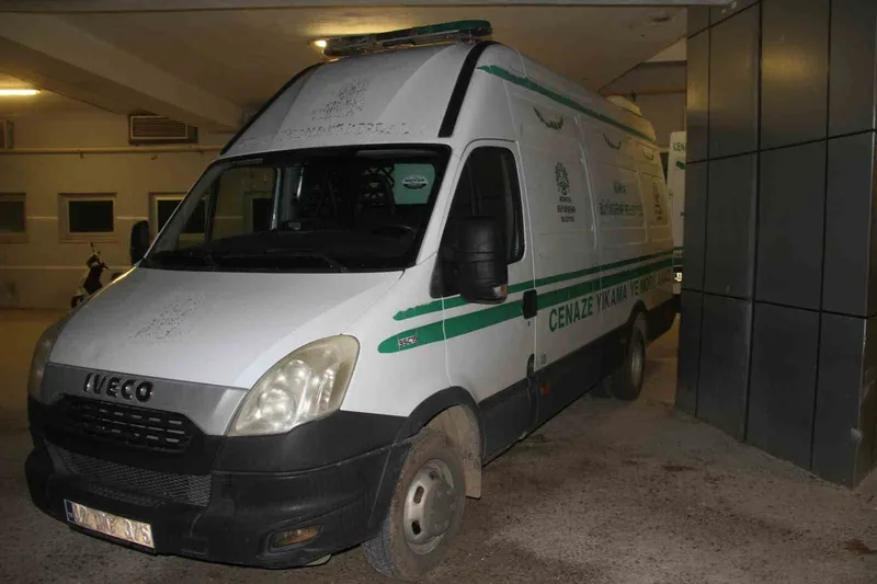 Husumetlileri tarafından, 7 yaşındaki oğlunun gözü önünde vurularak öldürüldü
