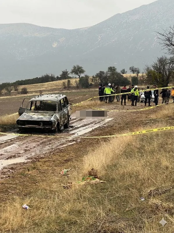 Isparta’da dağlık alanda yanmış aracın kenarında başsız erkek cesedi bulundu
