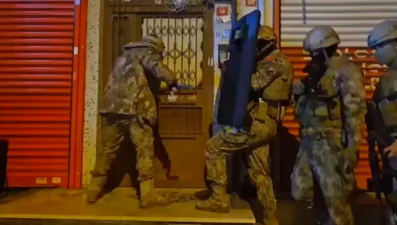 İstanbul’da çete operasyonu: 12 gözaltı
