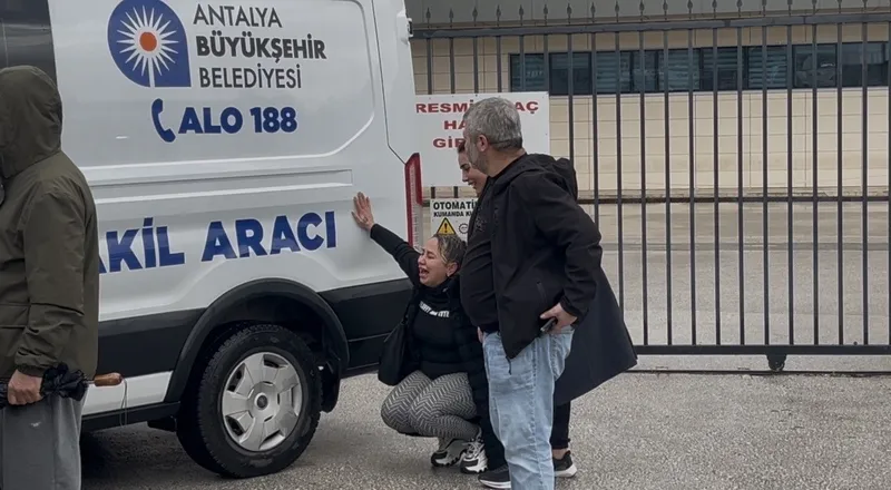 Dereye düşen araçtaki kadının cenazesi teslim alınırken 