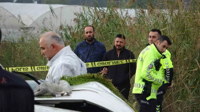 Gece evden otomobille ayrılan kadın, dereye düşen otomobilde hayatını kaybetti
