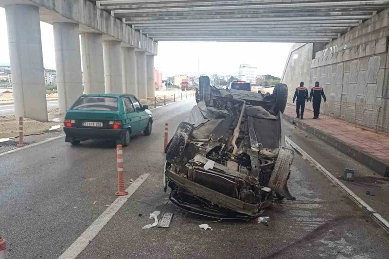 Takla atan otomobilin sürücüsü yaralandı
