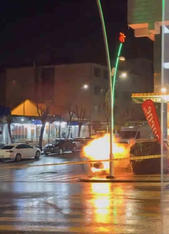 Muş’ta şüpheli çanta fünye ile patlatıldı
