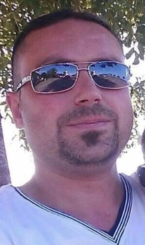 İş yerinin bodrumunda iple asılı halde bulundu
