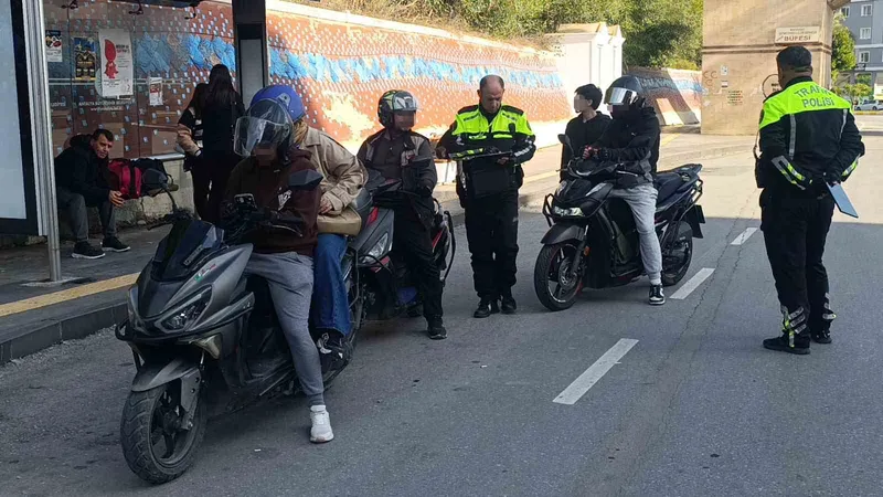Manavgat’ta motosikletlilerin kask ve eldiven kullanım oranı yüzde 90

