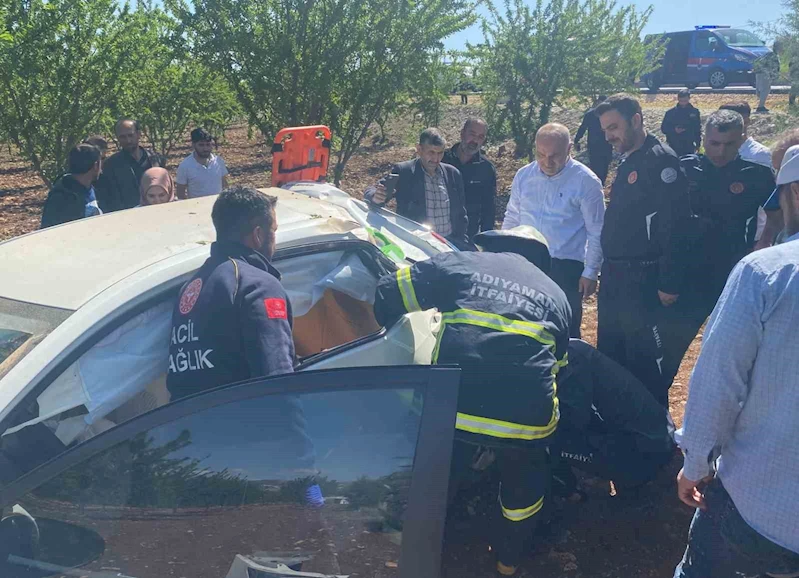 Otomobil ile hafif ticari araç çarpıştı: 1’i ağır 2 yaralı
