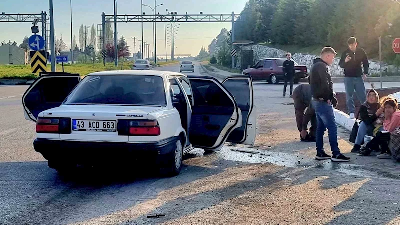 Kütahya’da iki otomobil çarpıştı: 7 yaralı
