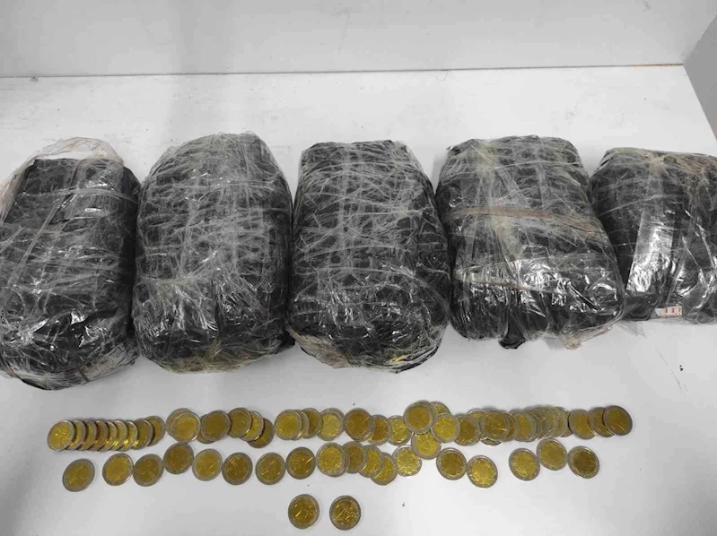 Piyasa değeri 430 bin TL: Sahte 5 bin adet madeni 2 euro ele geçirildi
