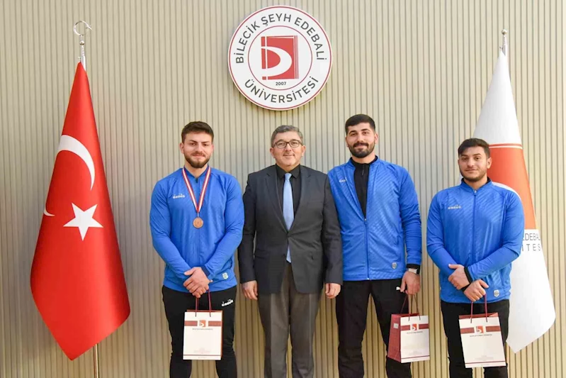 Bilek güreşinde BŞEÜ’ye çifte bronz madalya
