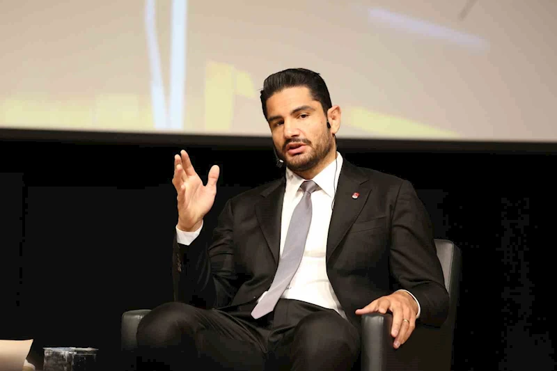 Taha Akgül: 