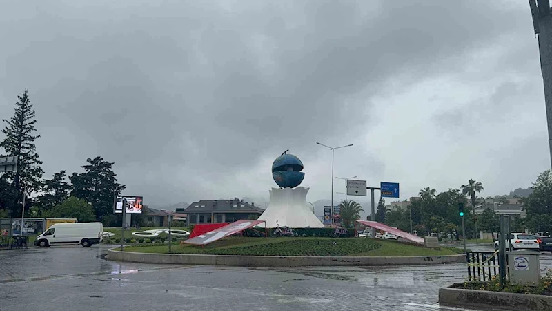 Marmaris’te yağışlı hava etkili oldu
