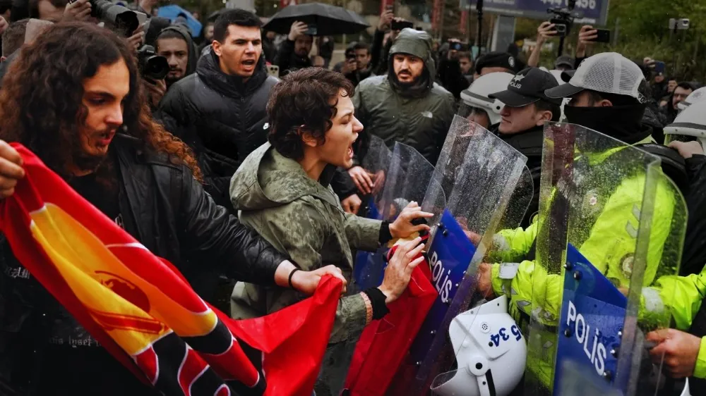 İzinsiz 1 Mayıs gösterilerinde 384 gözaltı