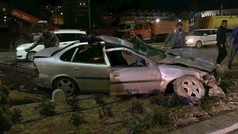 Karaman’da takla atan otomobildeki 2 kişi yaralandı
