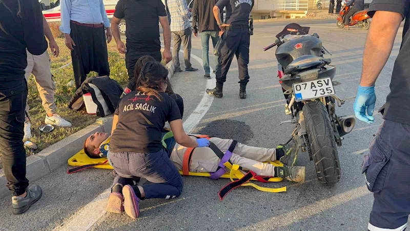Kamyonetin çarpıp kaçtığı motosikletli yaralandı
