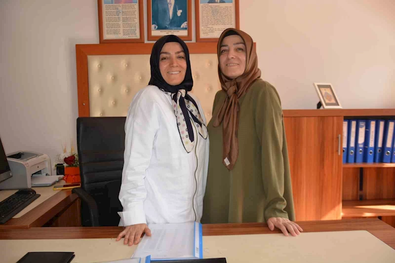 Ordu’da tek yumurta ikiz öğretmen anneler, aynı okulda 15 yıldır birlikte görev yapıyor
