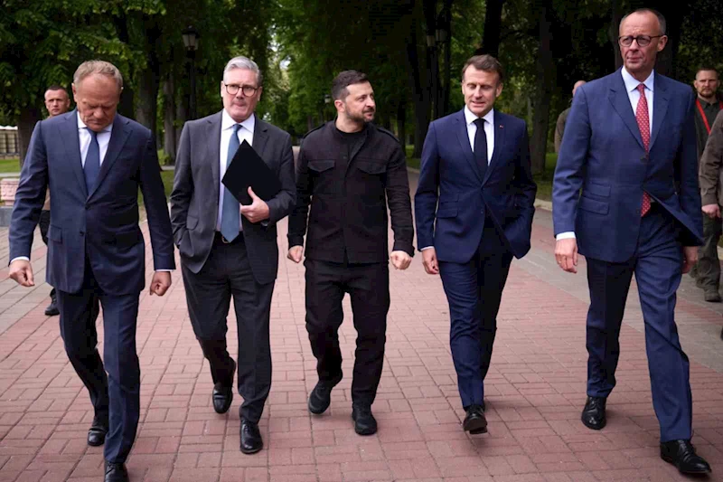 Ukrayna’da bir araya gelen Avrupalı liderlerden Rusya’ya yeni yaptırım tehdidi
