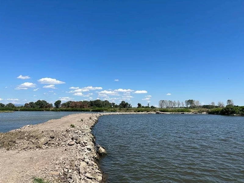 Meriç Nehri’ne deniz suyu karışmaması için set çekildi

