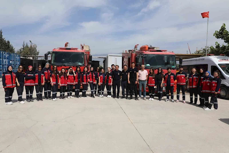 Hatay itfaiyesinden üniversite öğrencilerine yangın eğitimi

