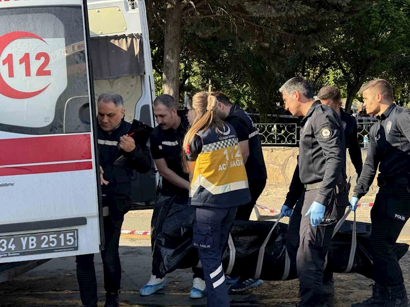Kağıthane’de bir kişinin hayatını kaybettiği feci kaza kamerada
