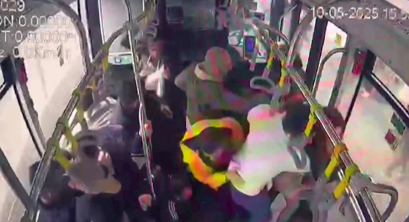 Metrobüs kazasının yeni görüntüleri ortaya çıktı
