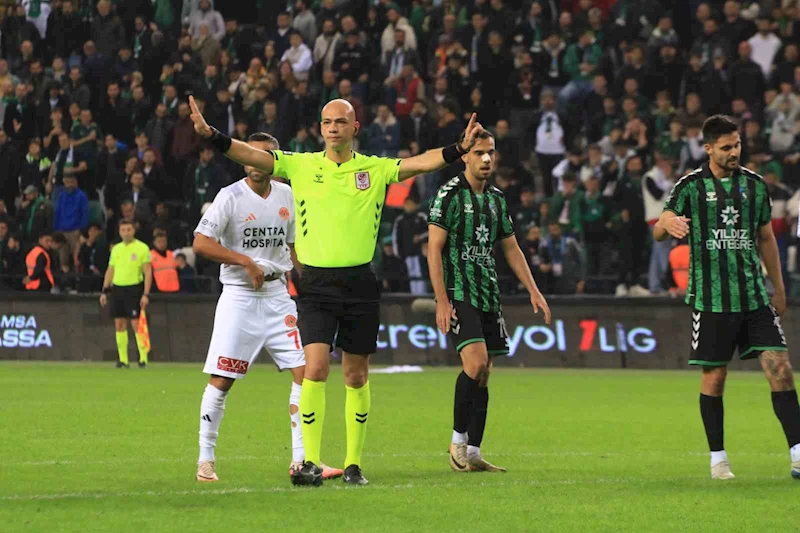 Kocaelispor en çok kartı Sakaryaspor maçında gördü
