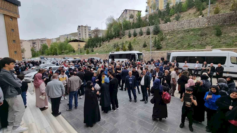 Hacı adayları Bayburt’tan dualarla kutsal topraklara uğurlandı

