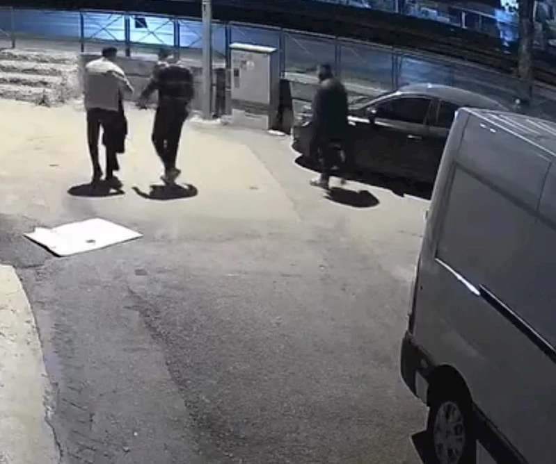 Bursa’da eğlence mekanında hesap tartışması kanlı bitti: 1 ölü, 1 yaralı
